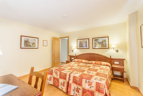 Standard Double or Twin Room | Desk, free WiFi, bed sheets