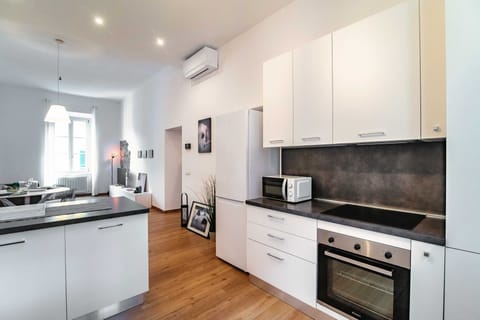 Apartment | Private kitchen | Full-size fridge, microwave, oven, stovetop