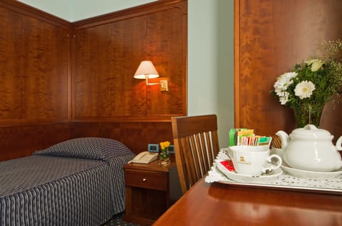 Single Room | Minibar, desk, free WiFi, bed sheets