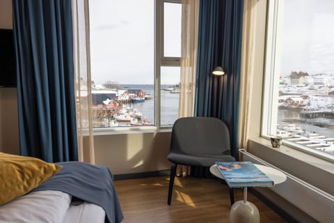 Superior Double Room, Harbor View | Desk, laptop workspace, soundproofing, free WiFi