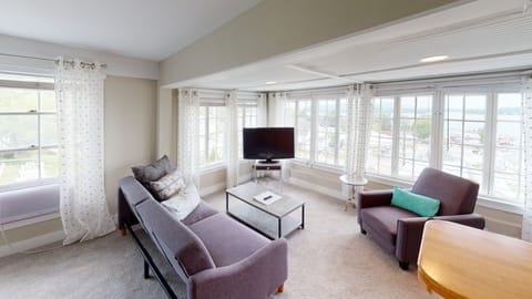 Captain’s Suite 2 Bedrooms, Lake View | Living area | Flat-screen TV, DVD player