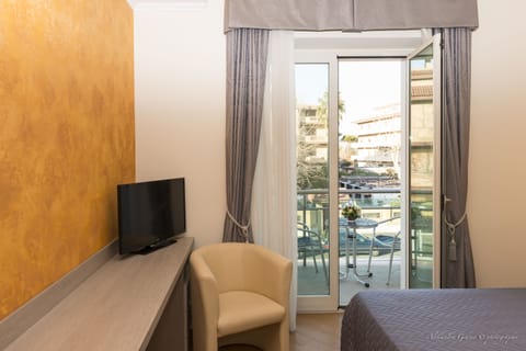 Double Room, Accessible | Room amenity