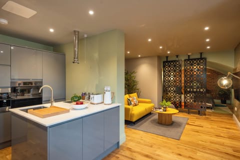 Penthouse | Private kitchen | Electric kettle