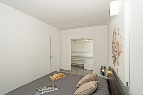 City Apartment | Iron/ironing board, free WiFi, bed sheets