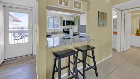 Condo, 1 King Bed with Sofa bed (Sandpiper Cove 2062) | Private kitchen