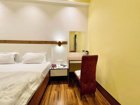 Deluxe Room | Premium bedding, individually furnished, desk, laptop workspace