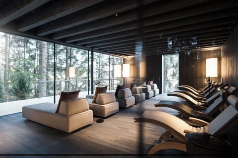 Couples treatment rooms, sauna, hot tub, steam room, Turkish bath