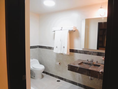 Standard Double Room | Bathroom