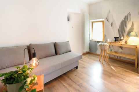 Deluxe Double Room | In-room safe, iron/ironing board, free WiFi