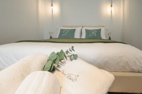 Deluxe Double Room | In-room safe, iron/ironing board, free WiFi