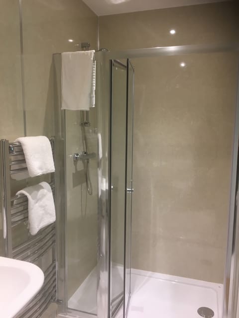 Double Room, Ensuite | Bathroom shower