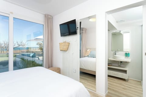 Double Room, Sea View | Soundproofing, free WiFi, bed sheets