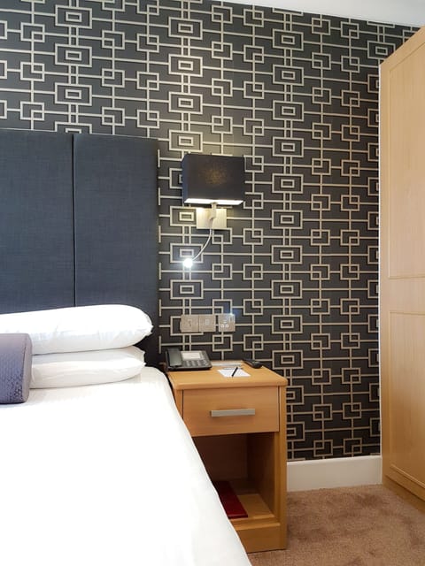 Standard Double Room | Desk, iron/ironing board, free WiFi, bed sheets