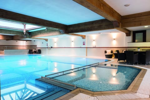 Indoor pool, sun loungers