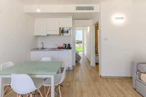 Apartment, 1 Bedroom, Balcony | Dining room