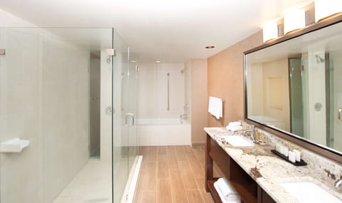 Suite, 1 Bedroom | Bathroom | Combined shower/tub, free toiletries, hair dryer, towels