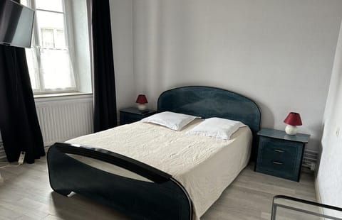 Soundproofing, free WiFi