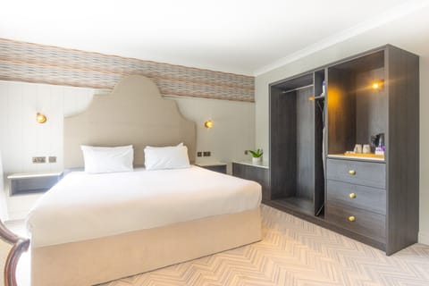 Superior Room, 1 King Bed | Desk, iron/ironing board, free WiFi, bed sheets