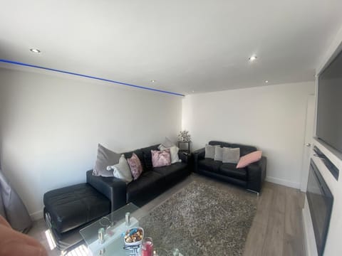 Cottage | Living area | TV, fireplace