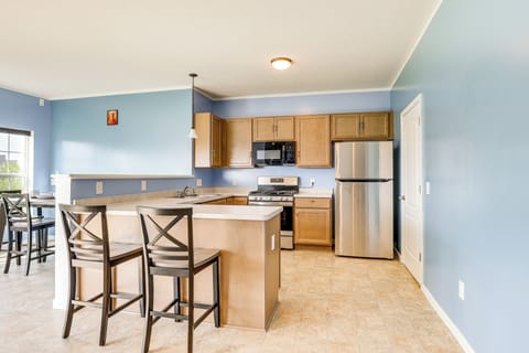 House (3 Bedrooms) | Private kitchen | Dishwasher, blender, cookware/dishes/utensils, paper towels