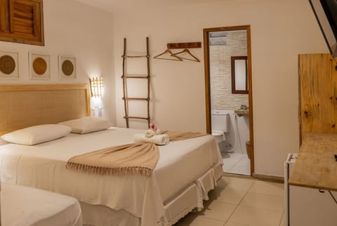 Triple Room | In-room safe, iron/ironing board, free WiFi, bed sheets