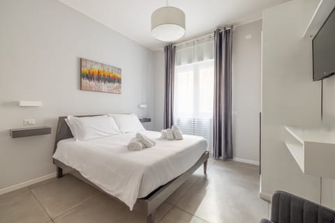 1 bedroom, desk, laptop workspace, free WiFi