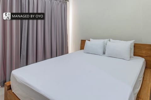 Deluxe Double Room | Desk, laptop workspace, blackout drapes, free WiFi