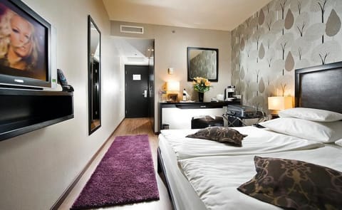 Deluxe Shared Dormitory | Free WiFi