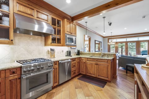 Condo, 1 Bedroom | Private kitchen | Fridge