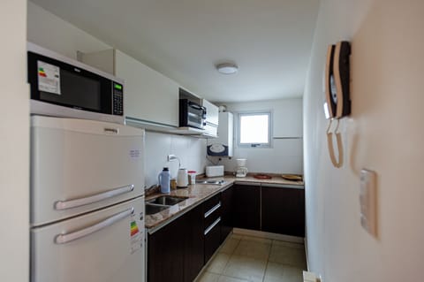 Apartment, 2 Bedrooms, Balcony, Mountain View (Towers) | Private kitchen | Full-size fridge, microwave, oven, stovetop