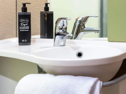 Premium bedding, desk, blackout drapes, soundproofing