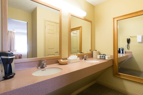 Family Room, 2 Bedrooms | Bathroom | Combined shower/tub, free toiletries, hair dryer, towels