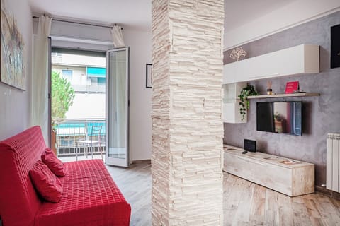 Apartment | Living area | 35-inch TV with digital channels