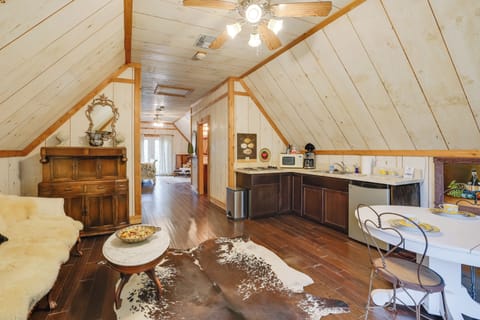 Apartment (0 Bedroom) | Interior