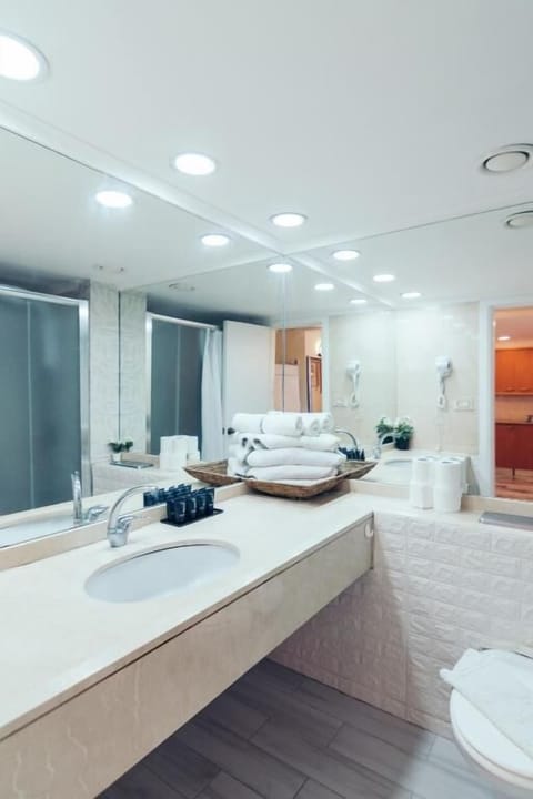 Comfort Apartment, Ocean View | Bathroom