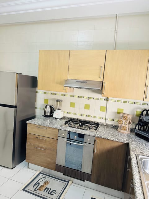 Apartment, 3 Bedrooms, Accessible, Smoking | Private kitchen