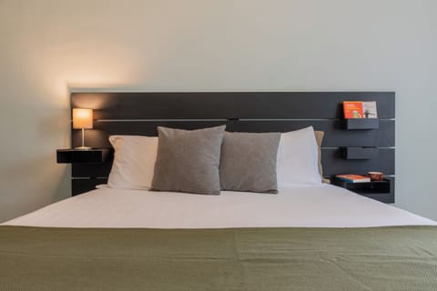 Apartment | 2 bedrooms, laptop workspace, iron/ironing board, cribs/infant beds