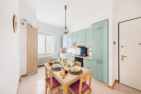 Apartment, Balcony | Dining room