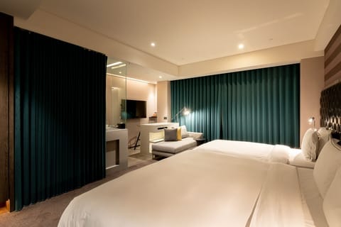 Executive Triple Room, 1 Bedroom | Premium bedding, free minibar, in-room safe, desk