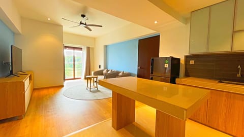 Family Suite | Private kitchen | Coffee/tea maker, electric kettle