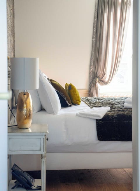 Deluxe Double Room (Yanaon) | Minibar, soundproofing, free WiFi, bed sheets