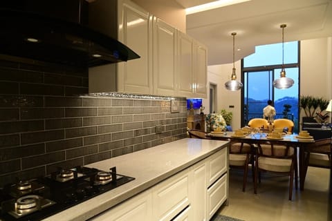 Bayberry | Private kitchen | Dishwasher, electric kettle, rice cooker, cookware/dishes/utensils