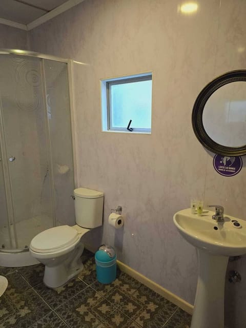 Classic Triple Room, City View | Bathroom | Shower, hair dryer, towels, soap