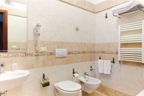 Shower, free toiletries, hair dryer, bidet