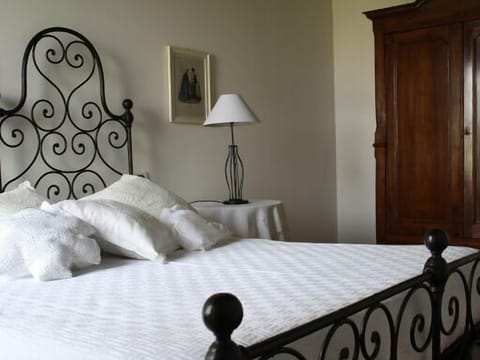 1 bedroom, down comforters, soundproofing, cribs/infant beds