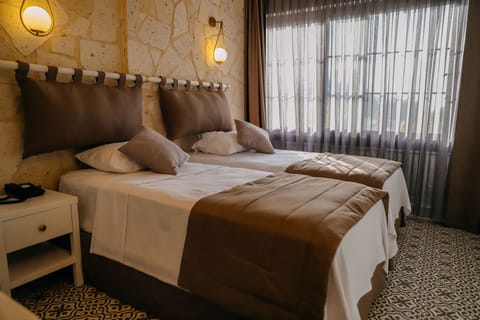 Standard Room | Premium bedding, minibar, in-room safe, free WiFi