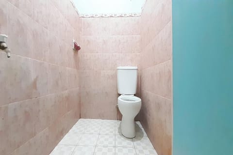 Standard Double Room | Bathroom | Shower, soap