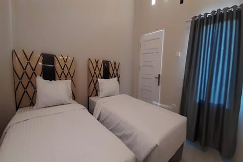 Standard Twin Room | Free WiFi, bed sheets