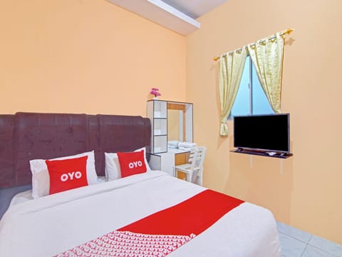 Basic Double Room | Desk, free WiFi, bed sheets