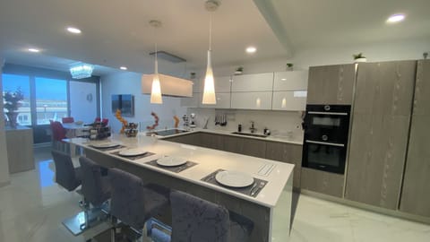 Comfort Apartment, 2 Bedrooms, Sea View | Private kitchen